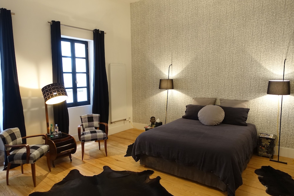 Superior Double Room, Private Bathroom (Chambre noire)