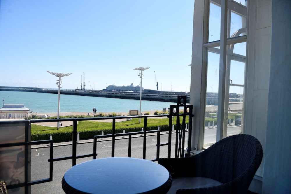 Deluxe Room, 1 Double Bed, Balcony, Sea View - Photo 18