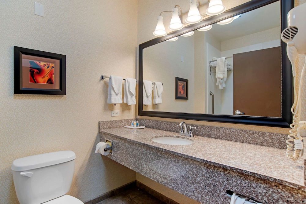 Suite, 2 Queen Beds, Non Smoking, Ground Floor - Photo 5