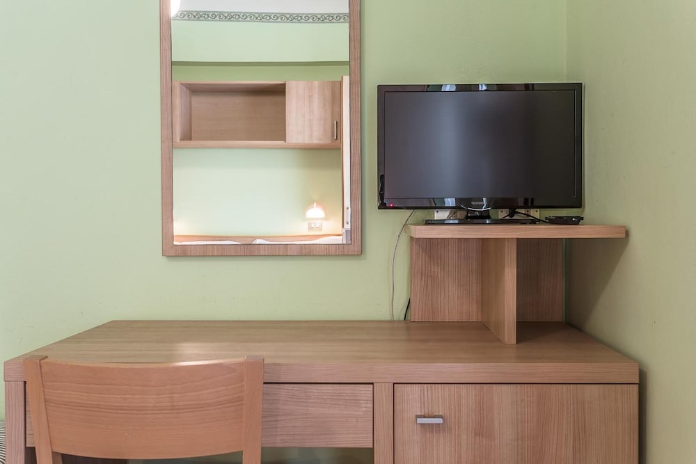 Basic Triple Room photo 2