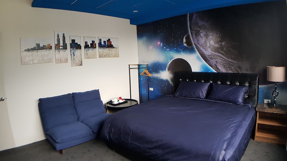 Design Double Room, 2 Bedrooms, Shared Bathroom photo 1