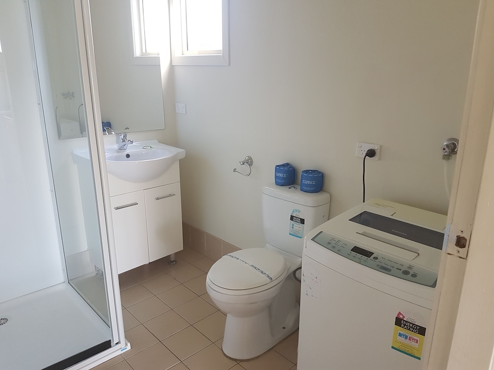 1 Bedroom Waterfront Apartment - 1 photo 2