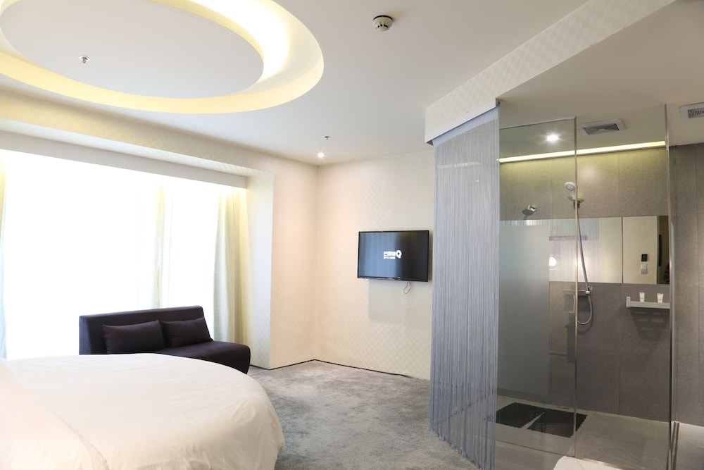 Romantic Round Bed Room photo 2