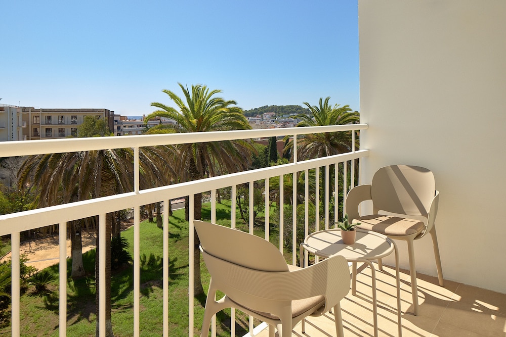 Deluxe Room, Garden View (2+1) - Photo 2