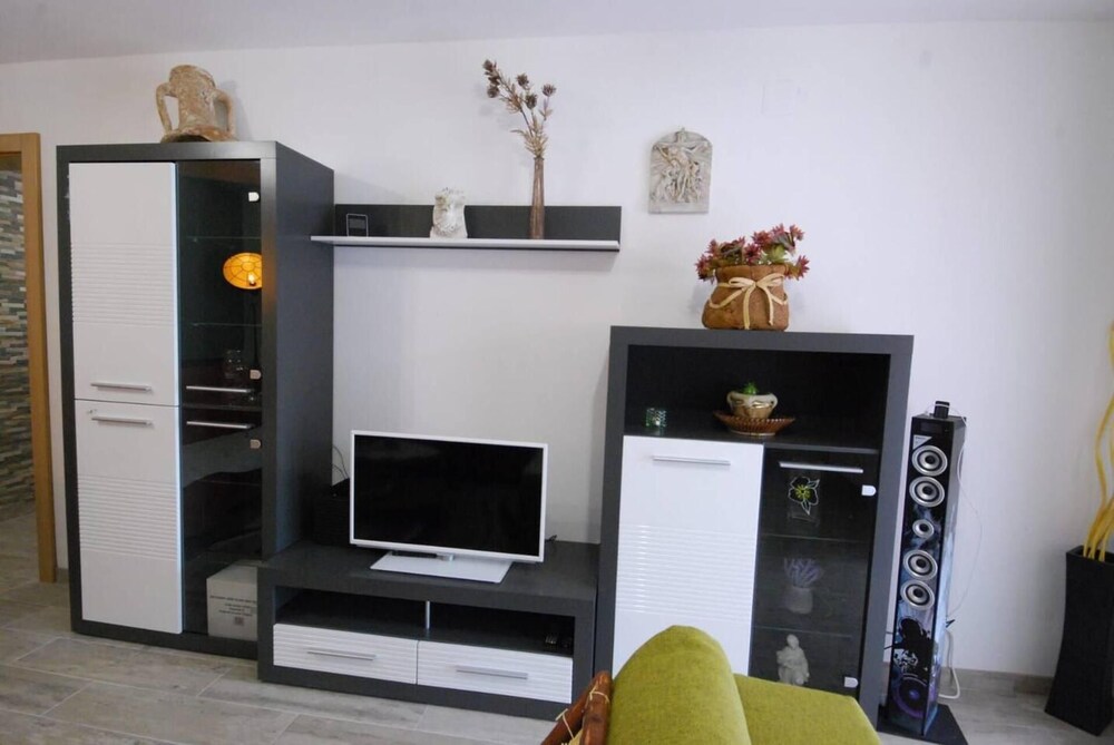 Villa photo 2