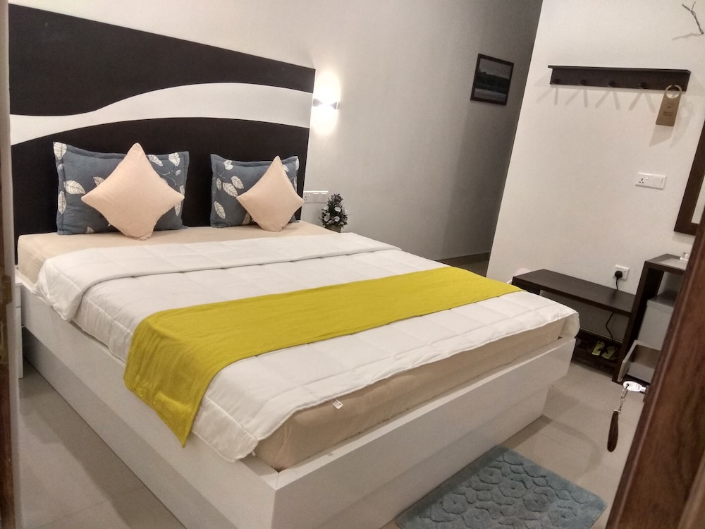 Economy Suite, 2 Bedrooms, Garden View, Garden Area photo 2