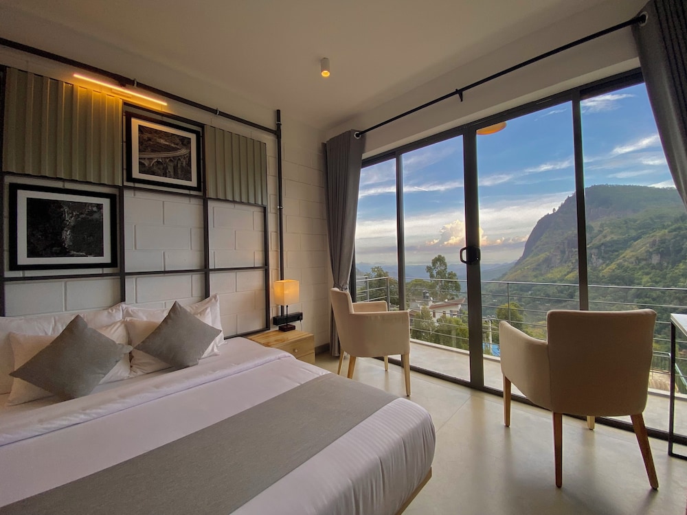 Deluxe Double Room, 1 King Bed photo 2