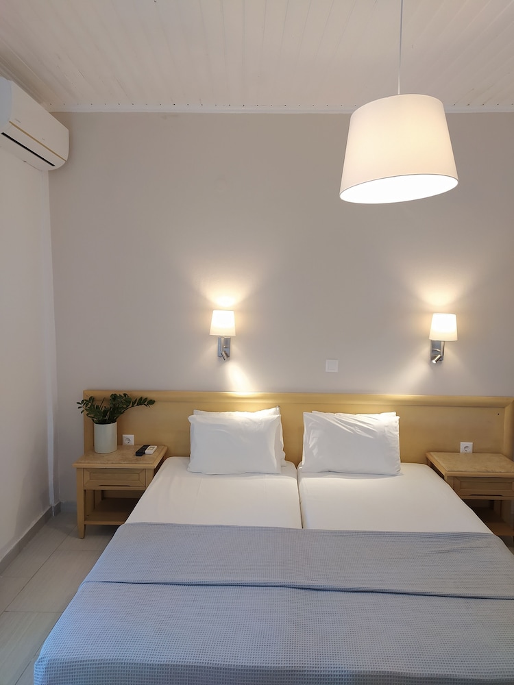 Standard Double Room, 1 Bedroom, Non Smoking photo 1