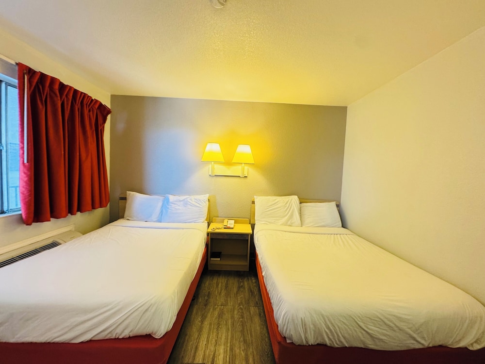 Standard Room, 2 Double Beds, Non Smoking, Kitchenette - Photo 4