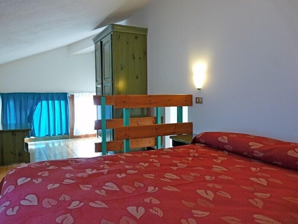 Duplex, Mountain View (Standard Triple)