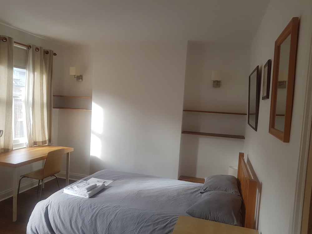 Large Single Room photo 2