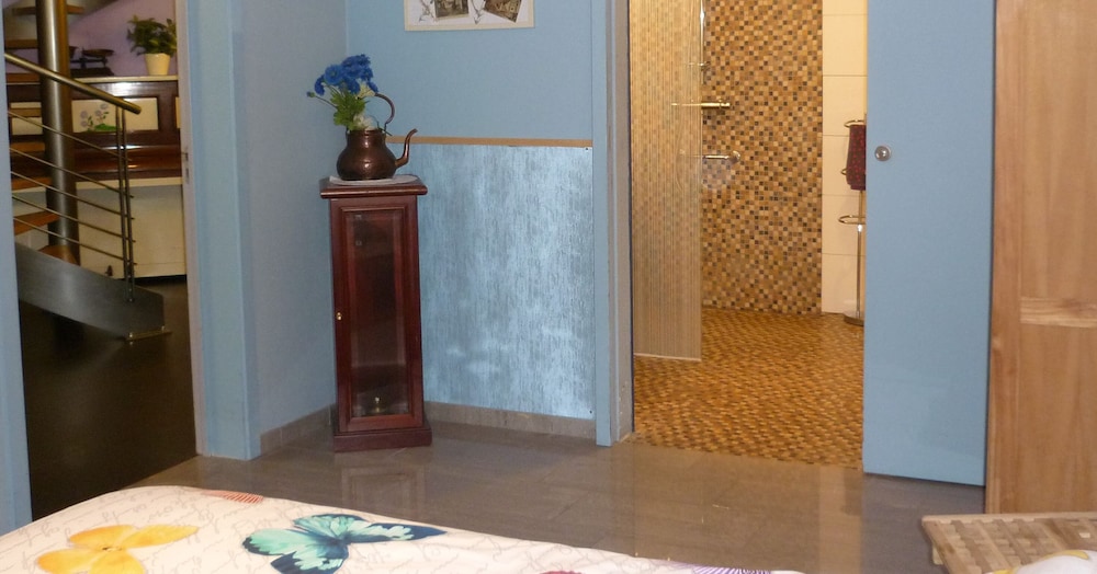 Romantic Quadruple Room, Ensuite photo 1