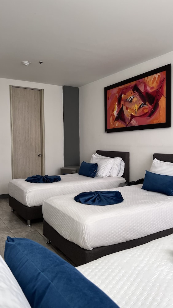 Family Room, Multiple Beds