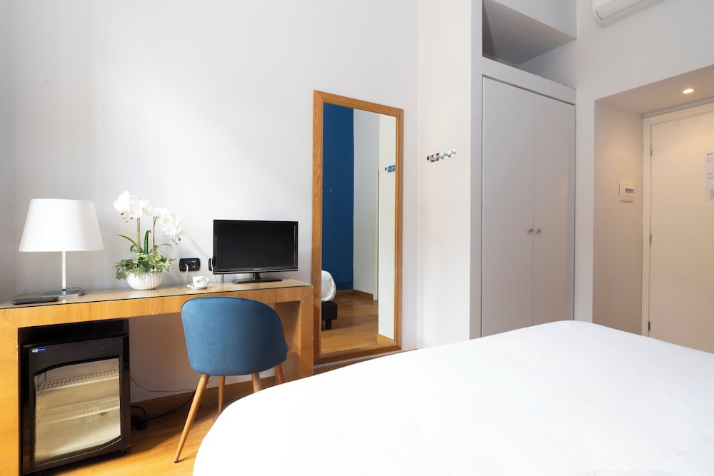Standard Double Room, City View photo 3