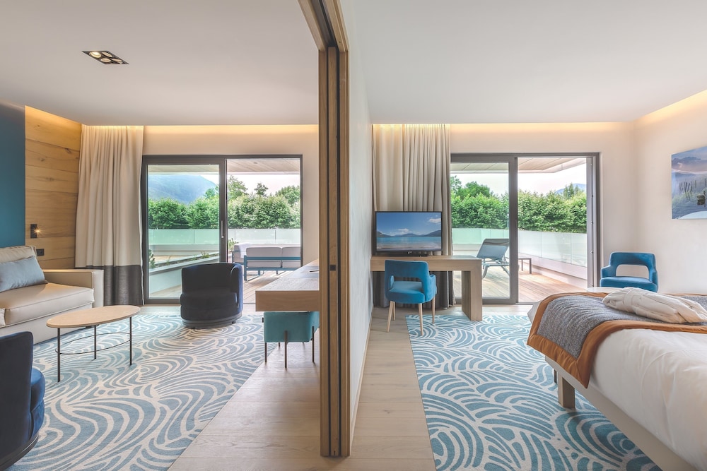 Privilege Suite with terrace, Lake side
