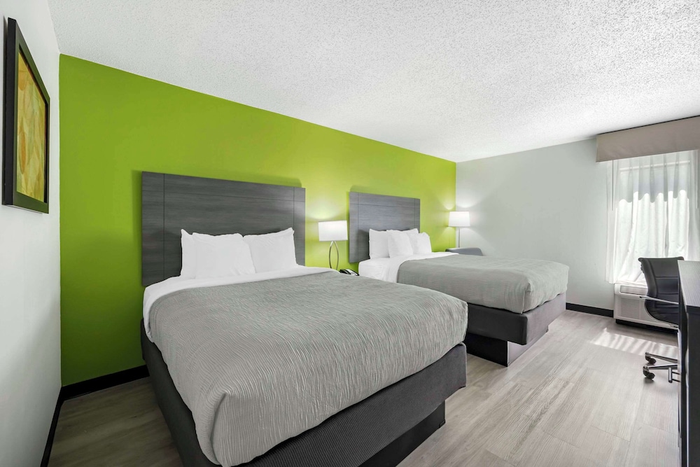 Room, 2 Queen Beds, Non Smoking - Photo 1