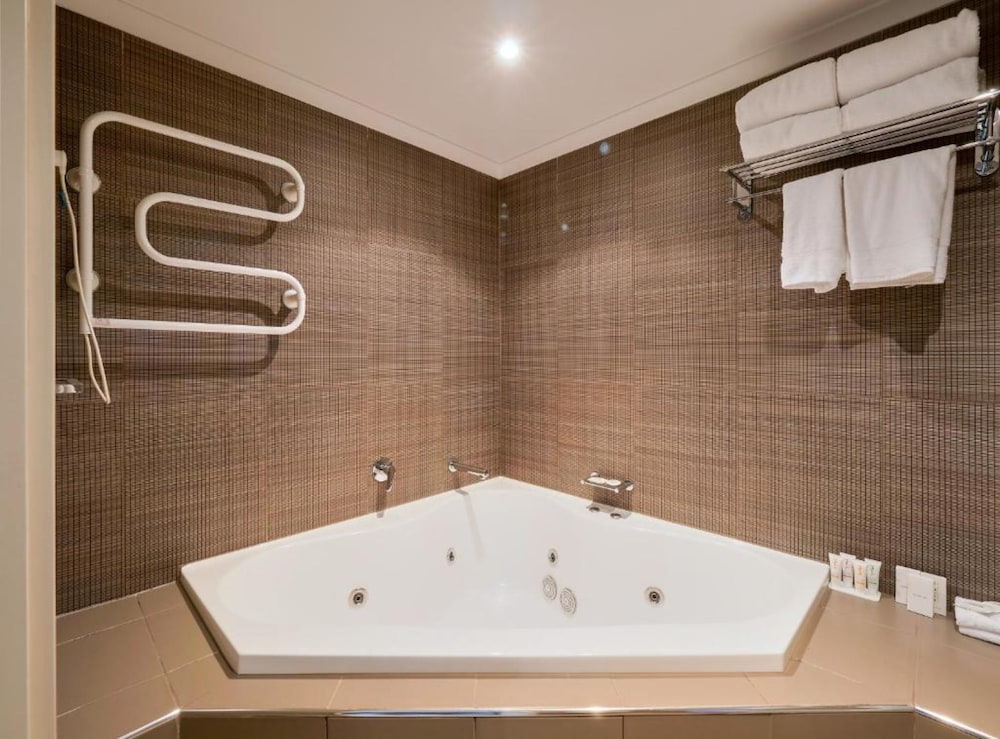 Executive Suite, 1 King Bed, Balcony - Photo 3