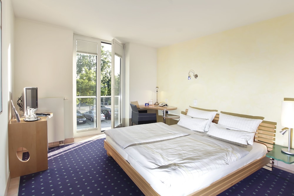 Standard Double or Twin Room - Photo 4