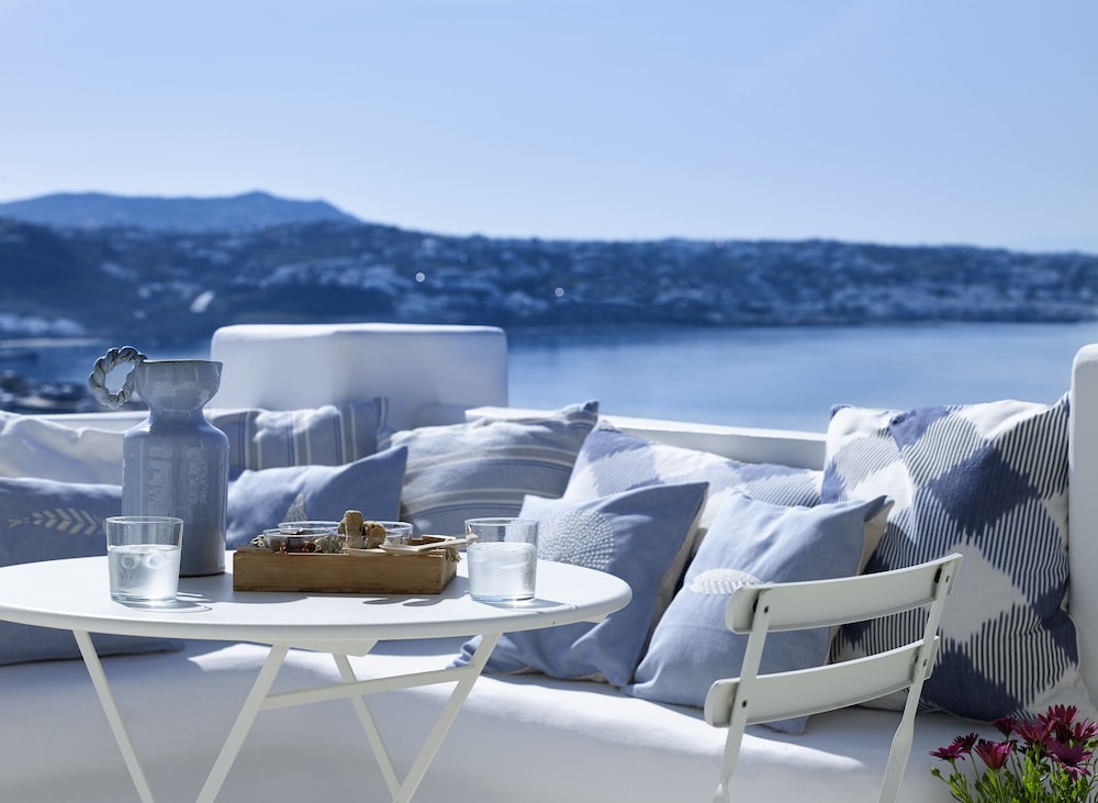 Front Sea View Suite (Outdoor Mini Plunge Pool) - Photo 13
