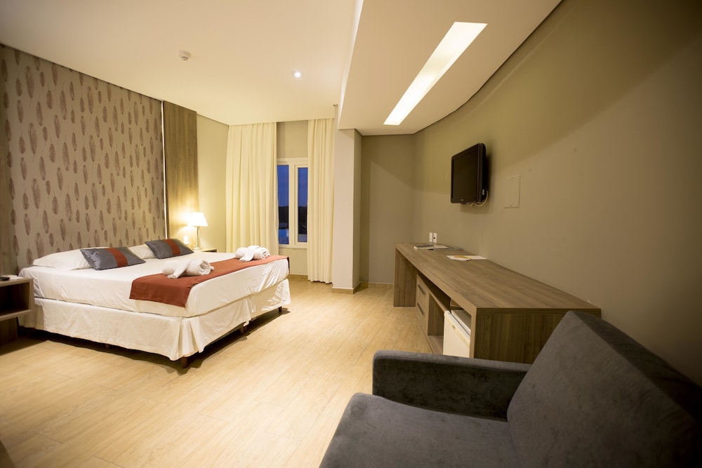 Executive Suite - Photo 8
