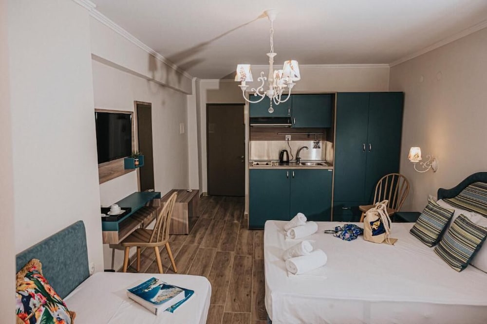 Deluxe Triple Room - Photo 4
