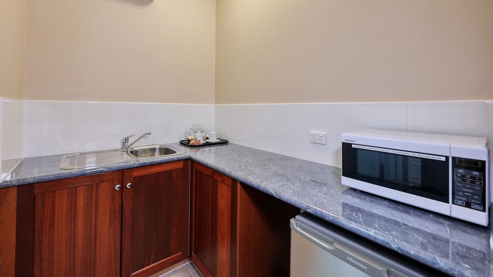 Executive Room, Non Smoking, Kitchenette (Executive Queen Room) photo 2
