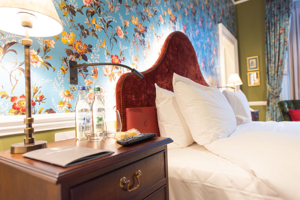 Room, 1 King Bed (Castle) - Photo 5