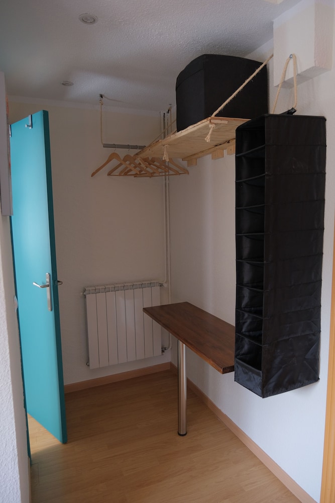 Economy Twin Room photo 3