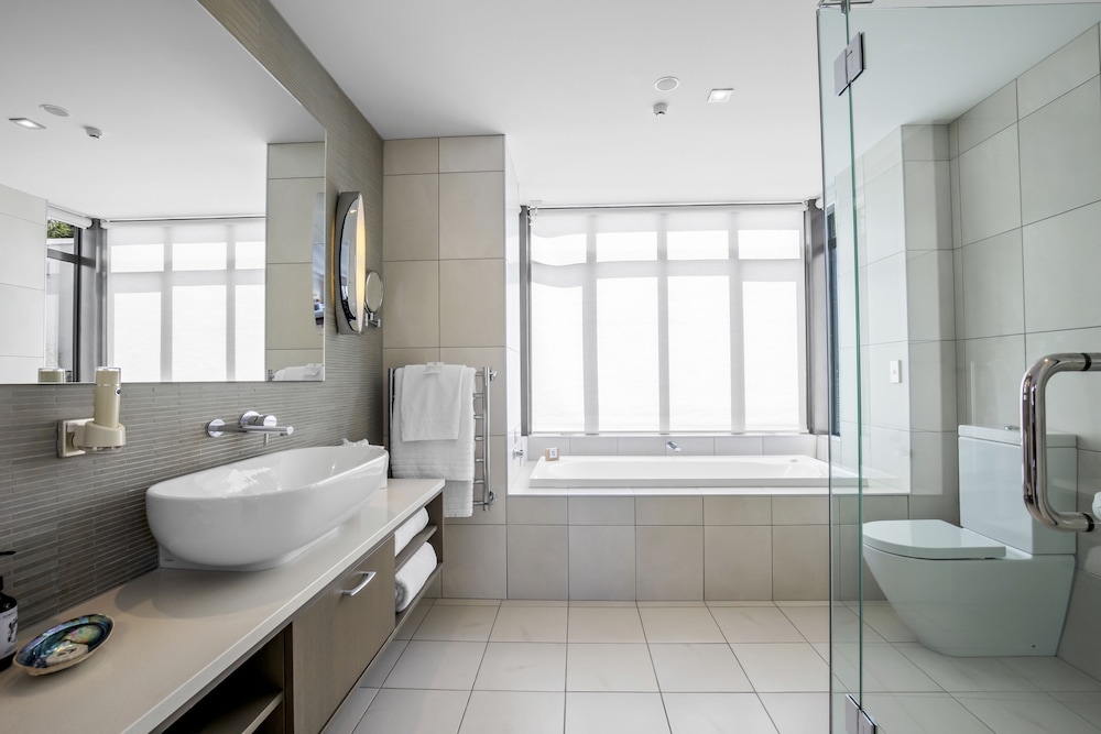 Executive Penthouse, 2 Bedrooms, Lake View