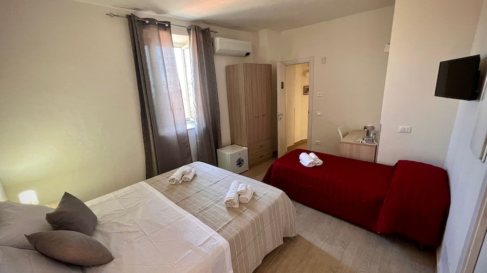 Deluxe Triple Room, 1 Bedroom photo 2