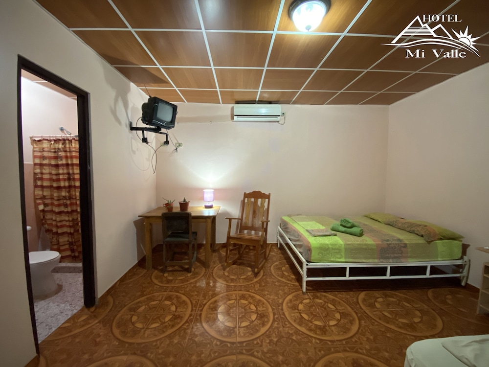Basic Double Room, 2 Double Beds photo 3