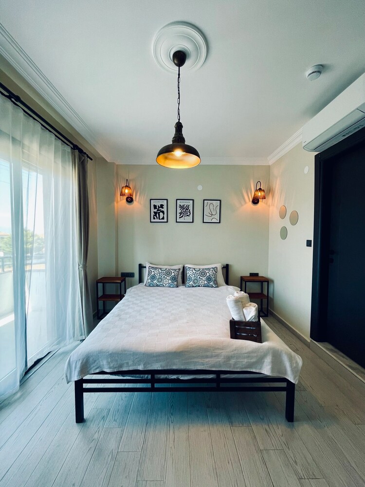 Economy Room