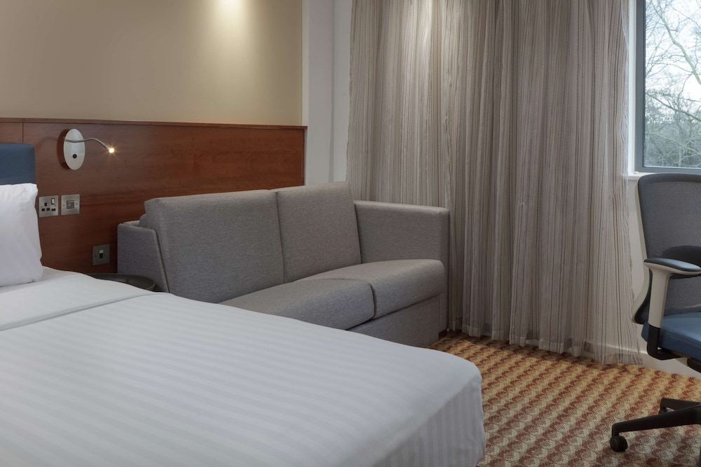 Room, 1 Queen Bed with Sofa bed, Non Smoking - Photo 2