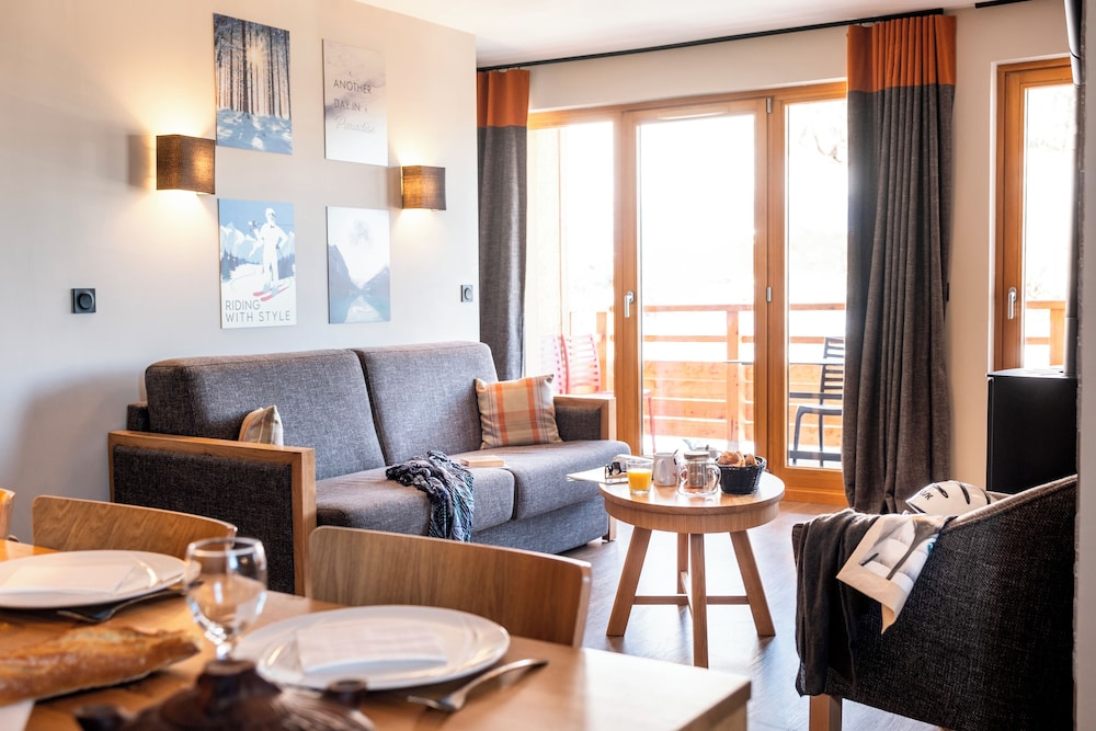 4 rooms for 8 people, mountain view photo 3