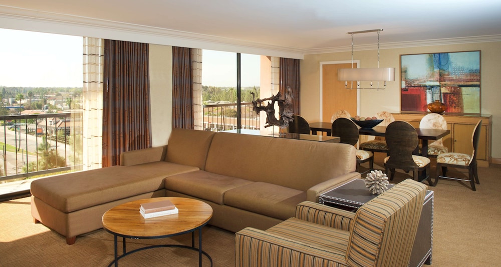 Suite, 1 Bedroom - Photo 7