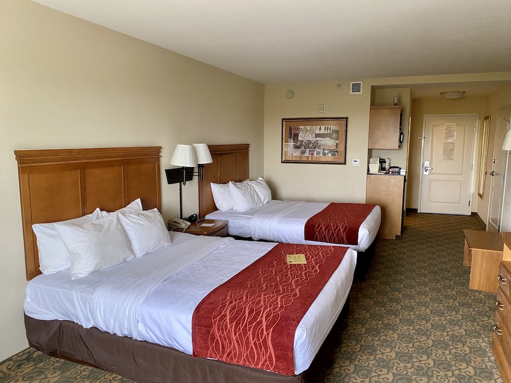 Standard Room, 2 Queen Beds, Non Smoking - Photo 3