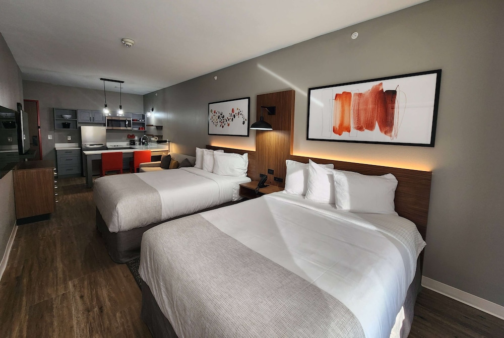 Room, 2 Queen Beds, Non Smoking - Photo 1
