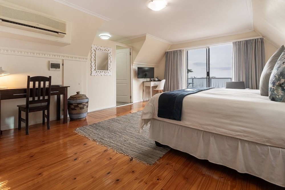 Family Room, Balcony, Sea View photo 1