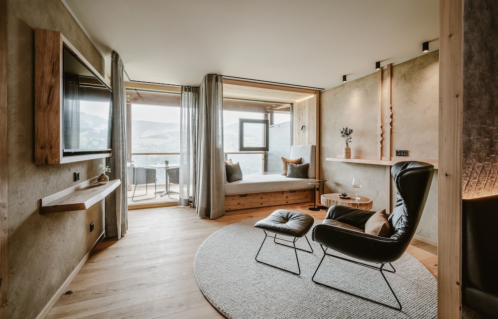 Luxury Suite