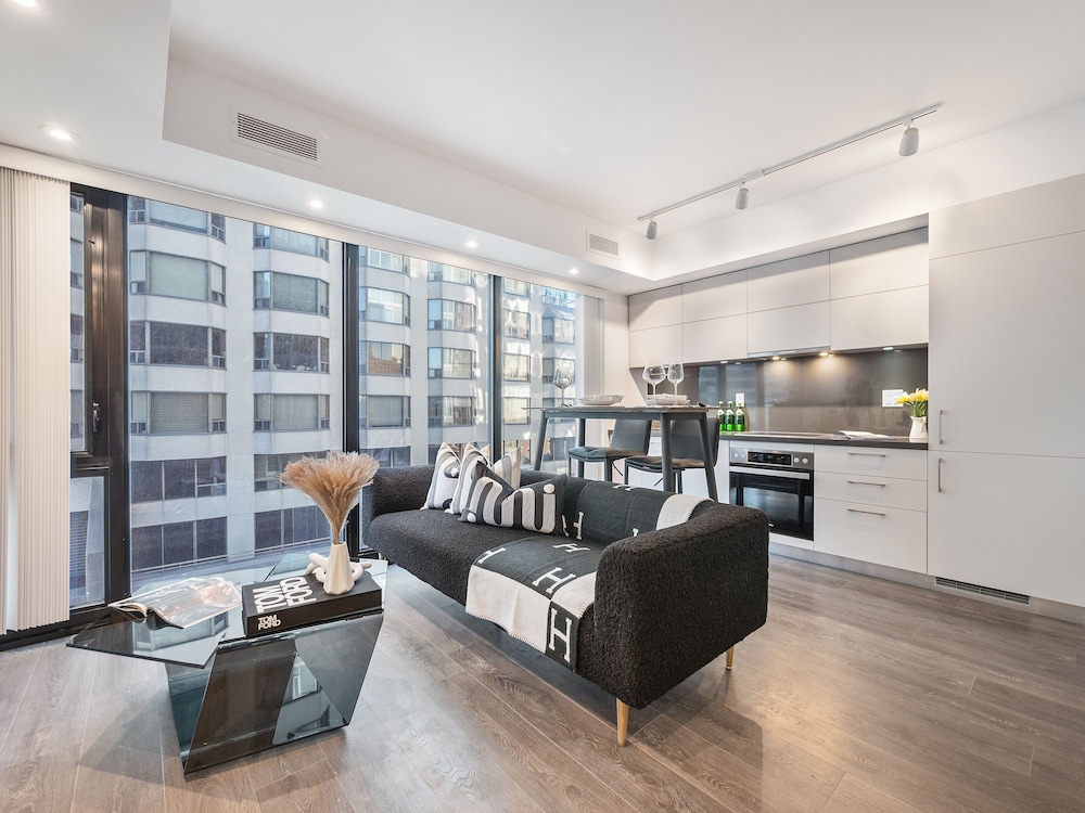 Executive Suite, 2 Bedrooms, Kitchen