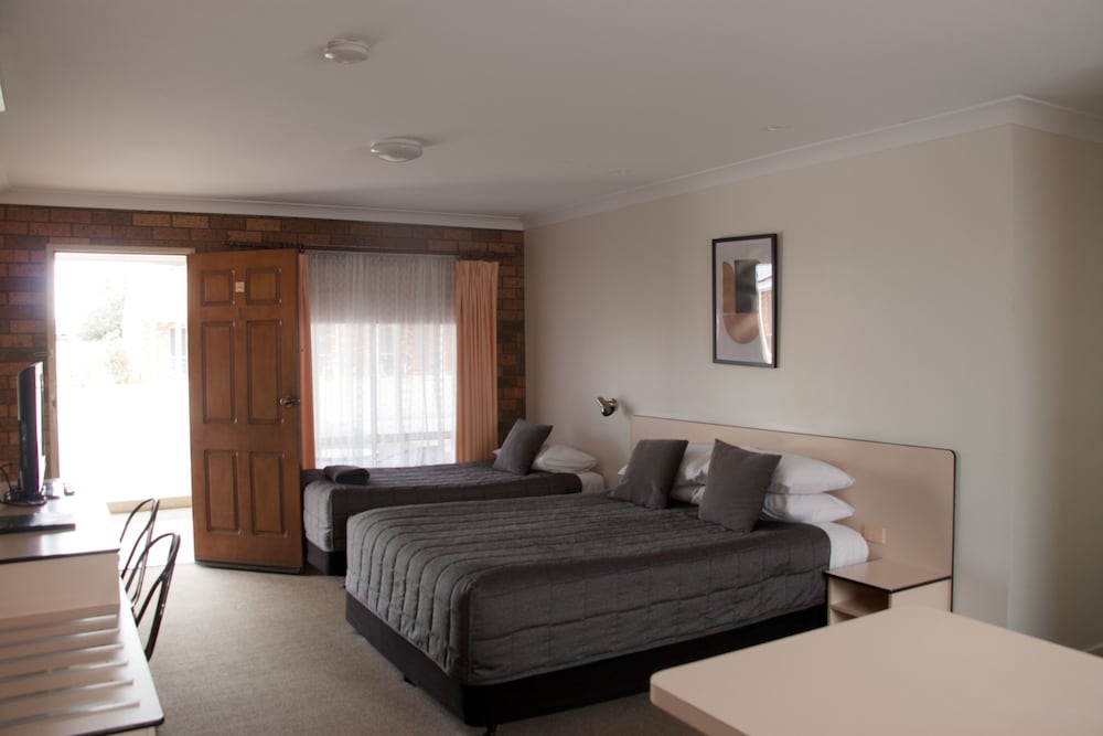 Family Room, Non Smoking, Kitchenette photo 1