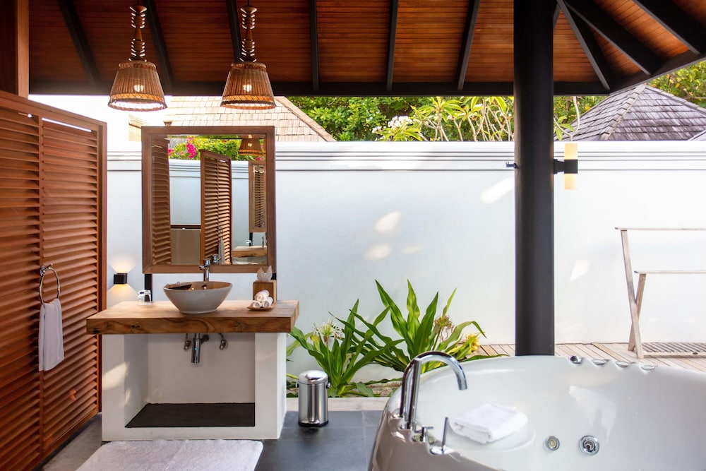 2 Bedroom Beach Pool Residence I Complimentary Seaplane for 5 nights I One Premium Experience photo 2