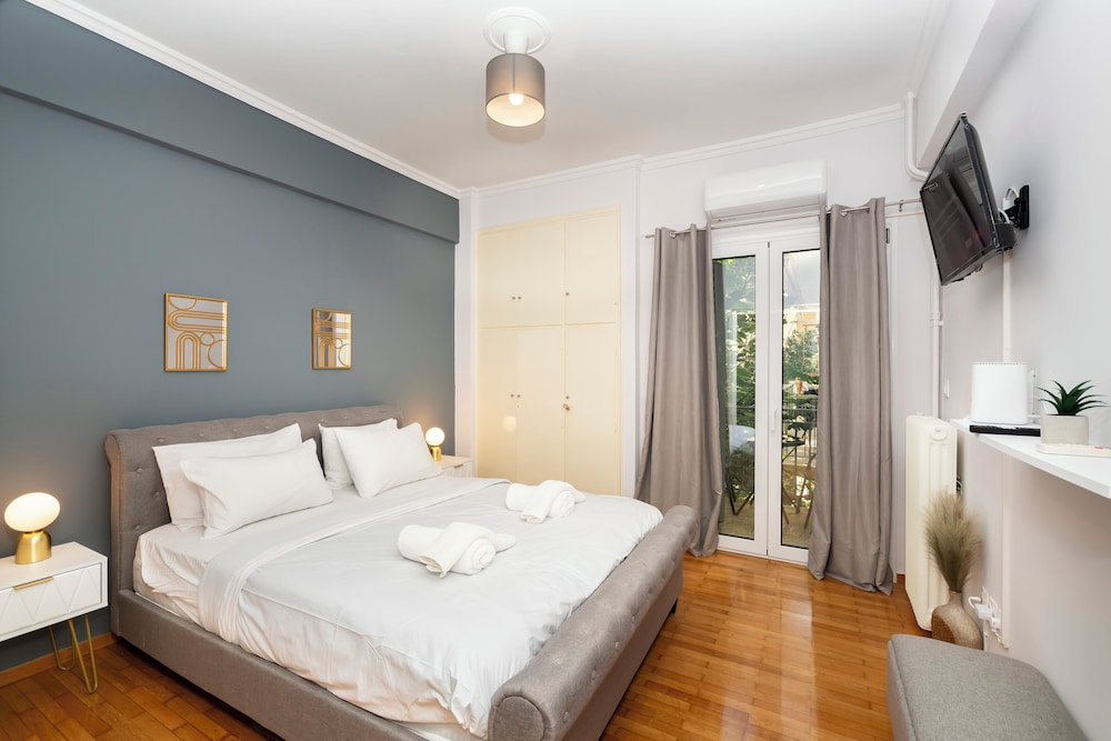 Apartment, 1 Queen Bed, Balcony, Garden View