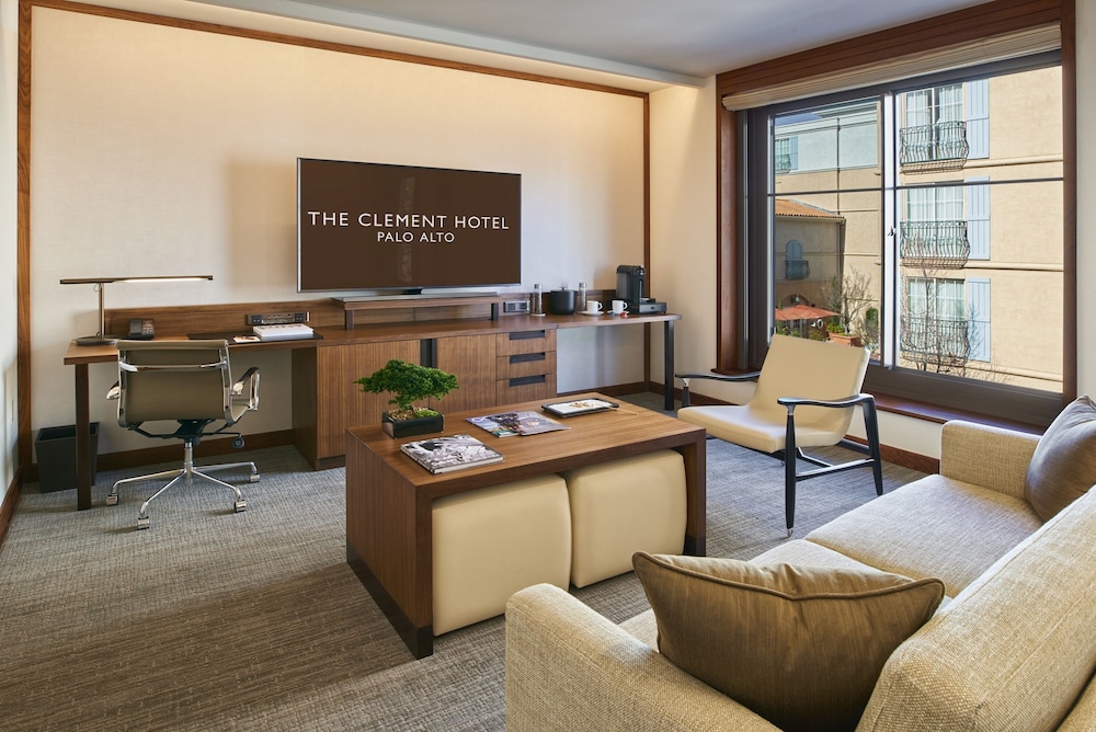 Suite, 1 Bedroom, Balcony photo 3