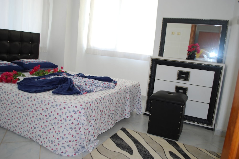 Suite, Balcony