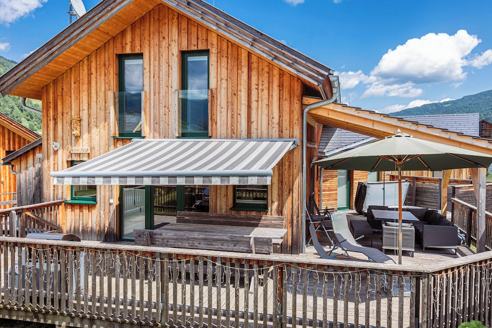 Chalet # 46 mit 4 Schlafzimmern, Sauna & Whirlpool