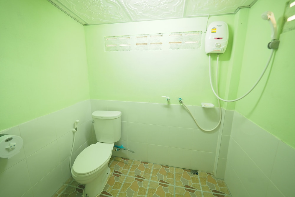 Standard Fan Room with Private Bathroom photo 3