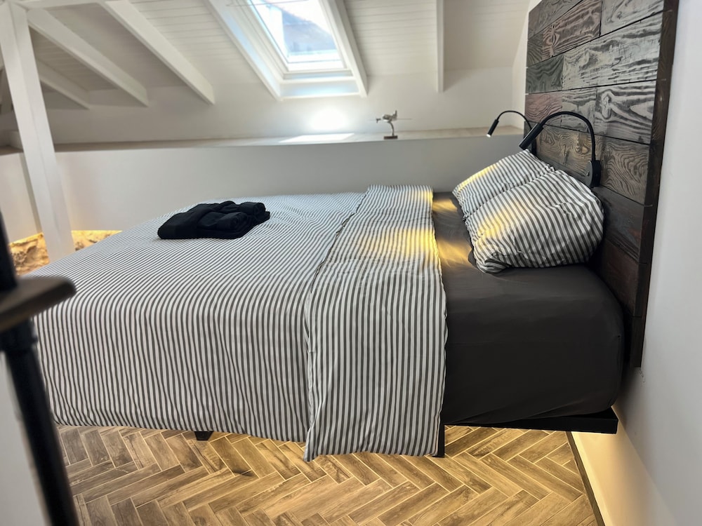 Deluxe Triple Room, City View