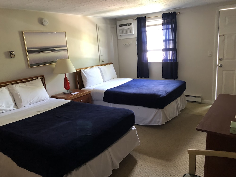 Standard 2 Double Bed Room, Non Smoking photo 3