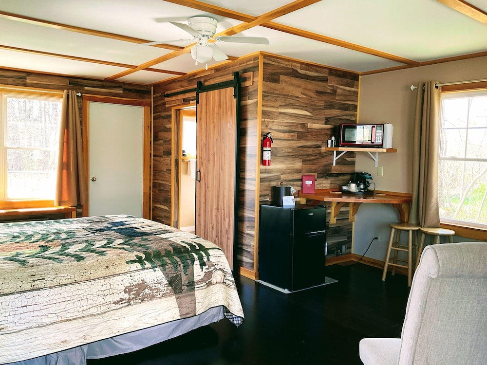 Double Room, 2 Queen Beds, Refrigerator & Microwave, Park View